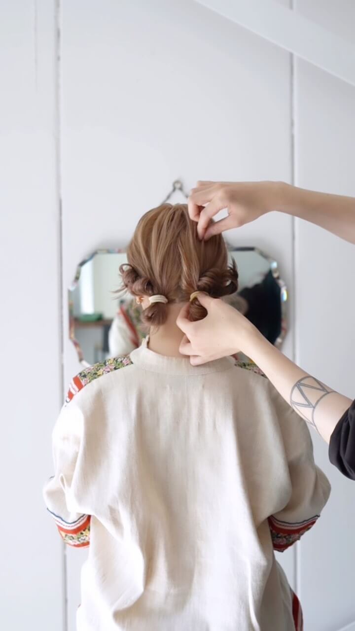 ミディアムヘアのエスニックヘアアレンジ